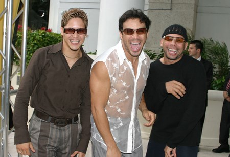 Grupo Mania - Me Miras Y Te Miro Lyrics - Zortam Music