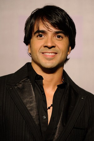 Luis Fonsi - Now That