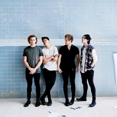 5 Seconds Of Summer - She Look So Perfect Lyrics - Zortam Music