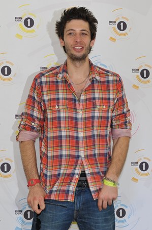 Example - 100 Tubes Dance 2010 Vol 2 - Zortam Music