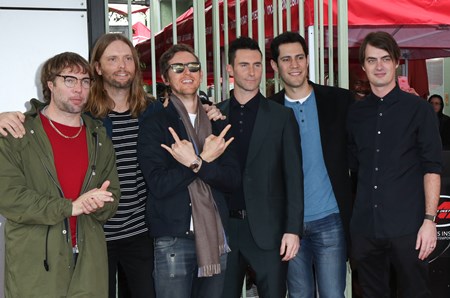 Maroon 5 - VA - Now Thats What I Call Hits & Remixes - Zortam Music