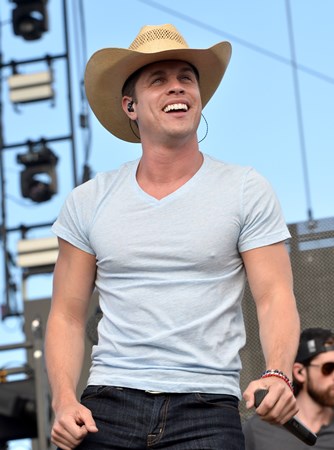 DUSTIN LYNCH - Working Man