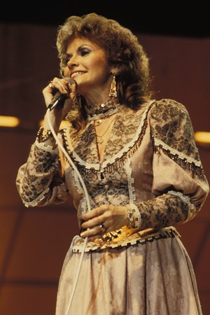Jeannie C. Riley - Total Woman Lyrics - Zortam Music