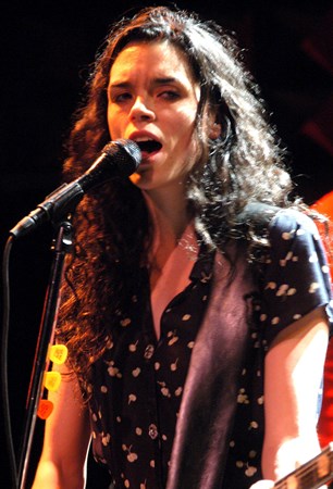 131. Leona Naess - Calling (Bridget Jones 2) Lyrics - Zortam Music