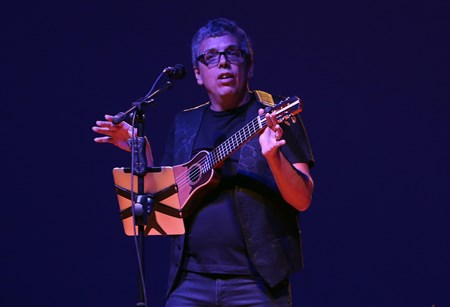 Pedro Guerra - ...y Todo Es Vanidad-Homenaje A Javier Krahe - Zortam Music