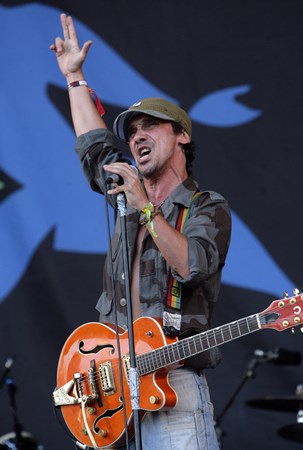 Manu Chao - 2004 Awards For World Music - Zortam Music