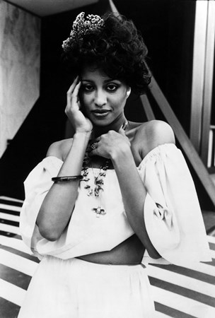 Phyllis Hyman - You Sure Look Good To Me (Nicks Extended Edit) Lyrics - Zortam Music