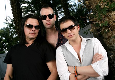 Placebo - SF 242 - Zortam Music