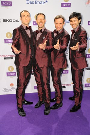 Adoro - We Love Klassik - Zortam Music