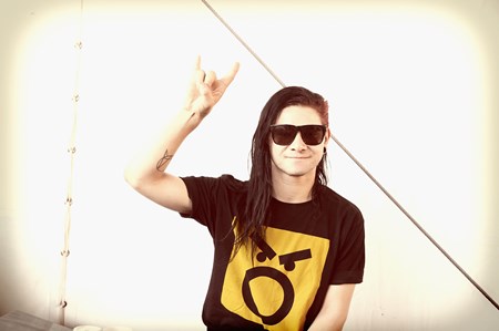 Skrillex - SKRILLEX - Scary Monsters And Nice Sprites.mp3 Lyrics - Zortam Music