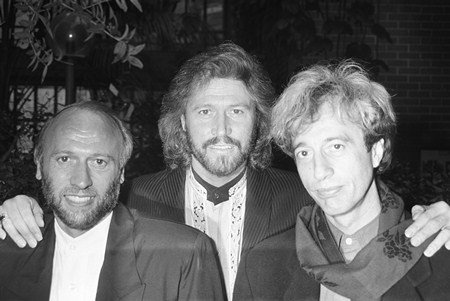 Bee Gees - 19 Jaar Top 2000 - Zortam Music Bee Gees - 19 Jaar Top 2000 - Zortam Music