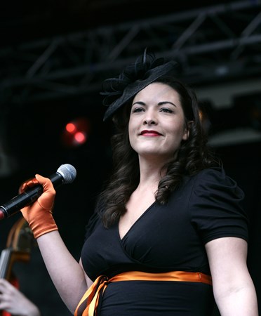 Caro Emerald - A Summernight Like This - Zortam Music