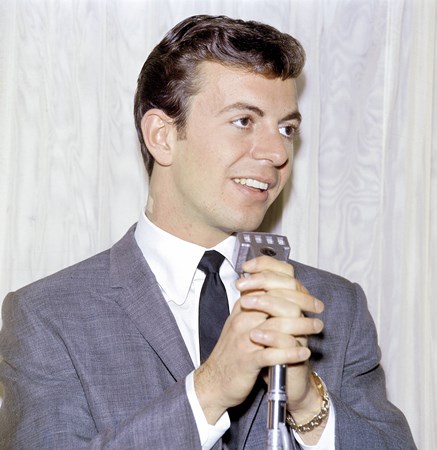 DION - Pista 1 Lyrics - Zortam Music