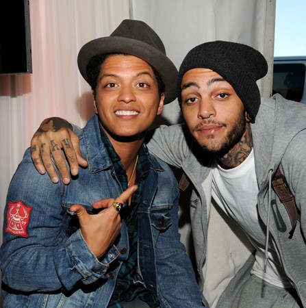 Bruno Mars Travie Mccoy Feat - Clubaholics, Vol. 3 - Zortam Music
