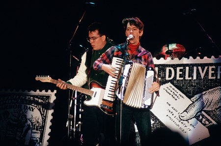 They Might Be Giants - Radio 2 - De Prehistorie, 75 Jaar Radiohits, 90-00 [disc 2] - Zortam Music